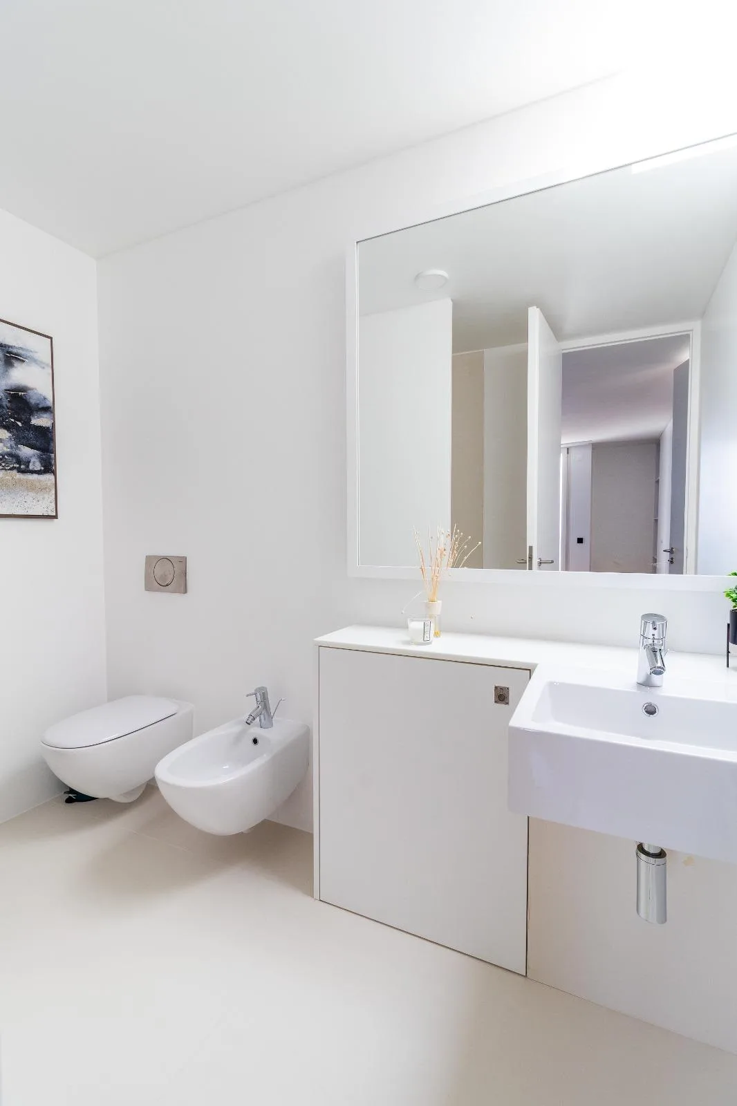 Bathroom with twin basins and bidet, Casa Branca, Funchal