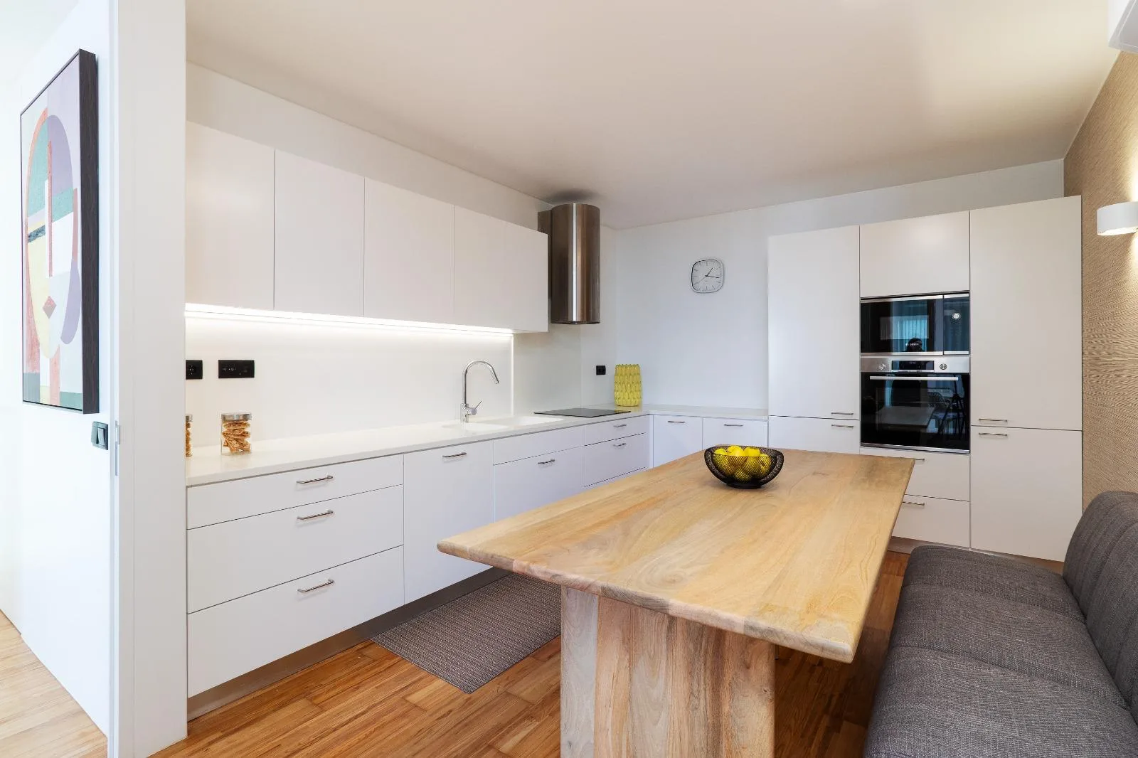 Fitted kitchen with wooden island and built-in ovens, Casa Branca, Funchal