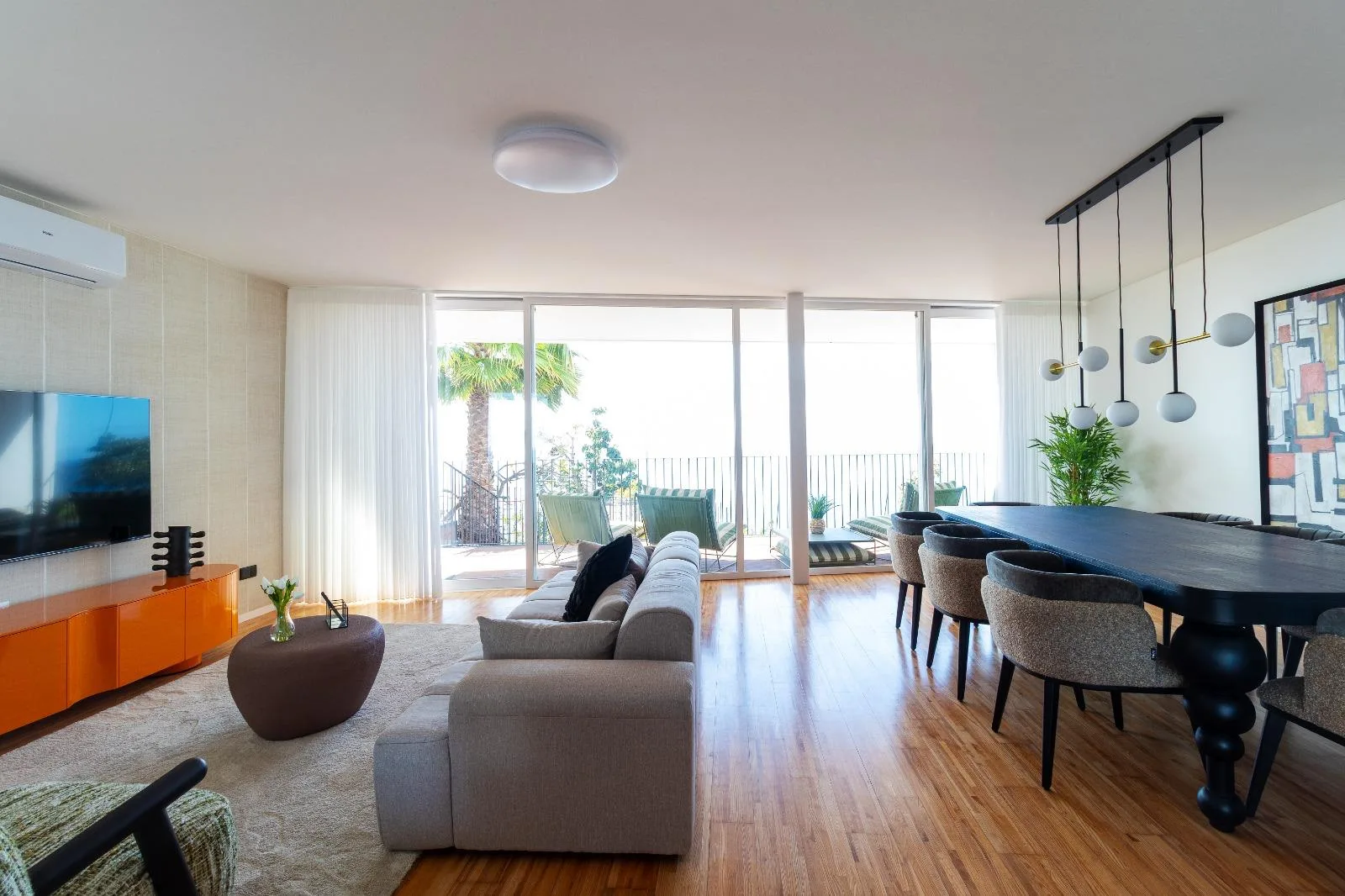 Open-plan living and dining area opening onto the terrace, Casa Branca, Funchal