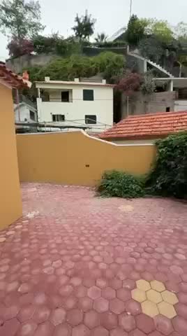 Video tour of the detached three-bedroom house in Pena, Funchal