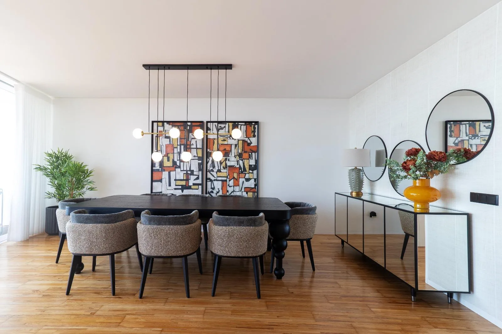 Dining area with long table and pendant lighting, Casa Branca, Funchal