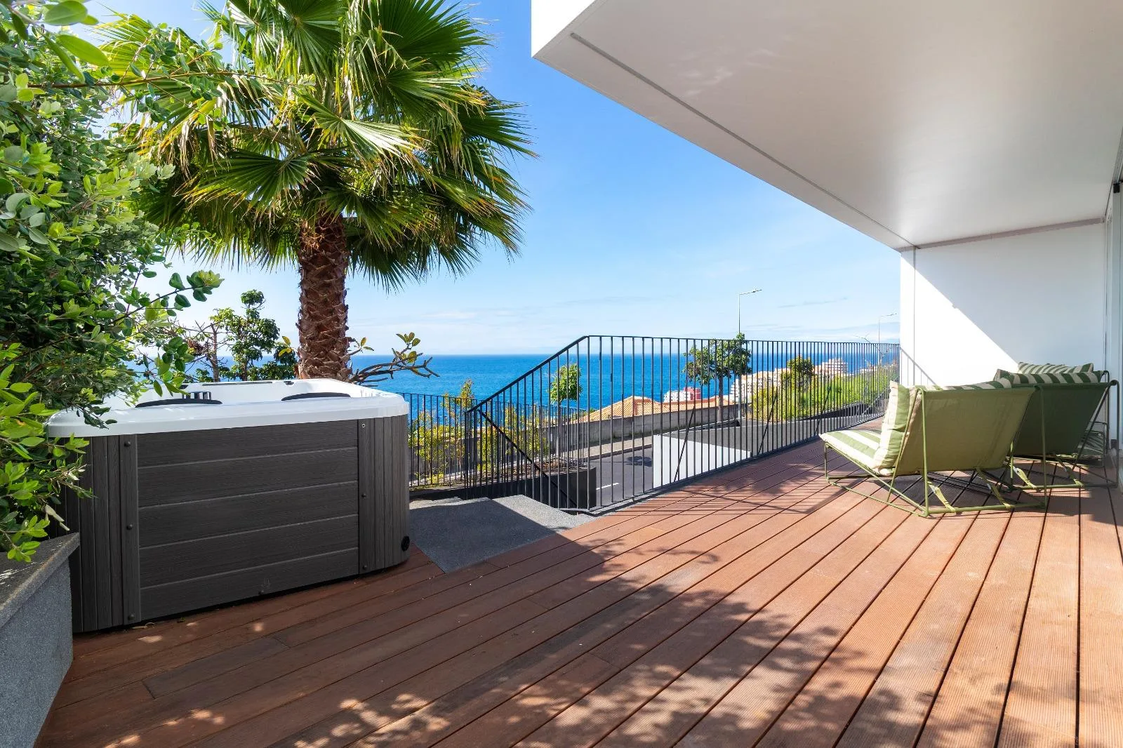 Terrace with jacuzzi and Atlantic sea view, Casa Branca, Funchal